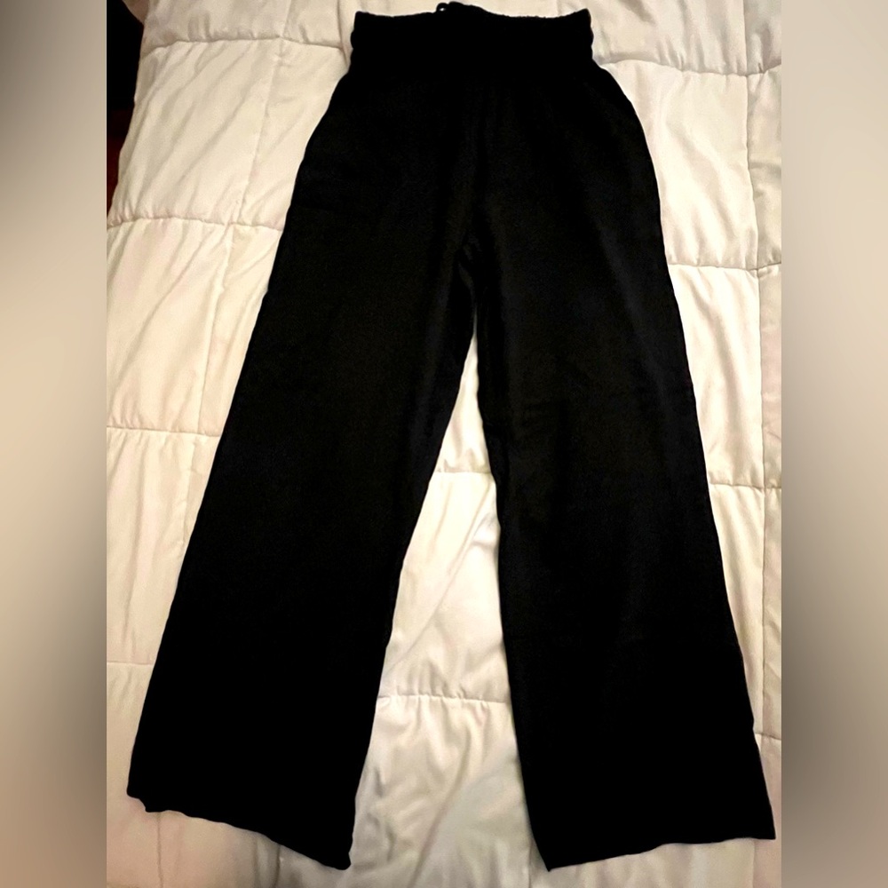 Classic Concepts Black Wide-Leg Pants (Small)